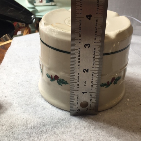 Vintage Longaberger Christmas pint crock - Picture 7 of 9